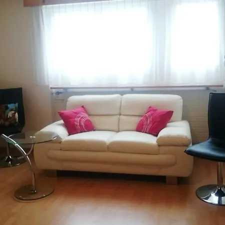 Media - Parterre Apartment *